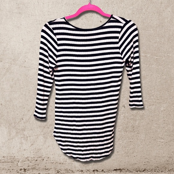 Blue Planet Hi-Low Shirt - Picture 2 of 4